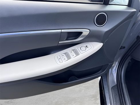Used 2023 Hyundai Sonata SEL image 15