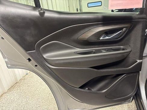 Used 2023 GMC Terrain SLT image 26