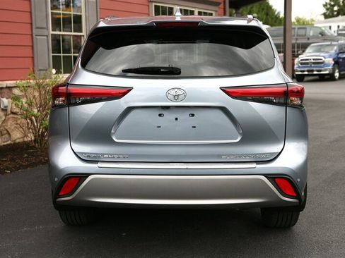 Used 2021 Toyota Highlander Platinum AWD/4WD image 6