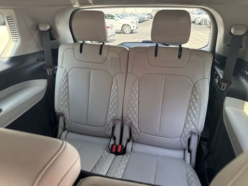 Used 2022 Jeep Grand Cherokee L Summit w/ Luxury Tech Group V AWD/4WD image 21