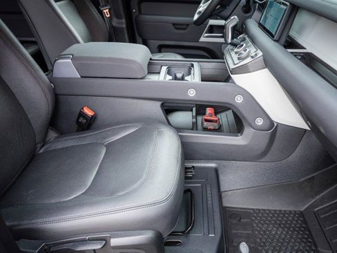 Used 2023 Land Rover Defender 110 S image 54