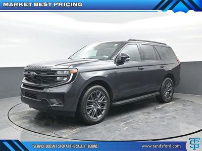 New 2026 Ford Expedition Platinum w/ Stealth Appearance Package