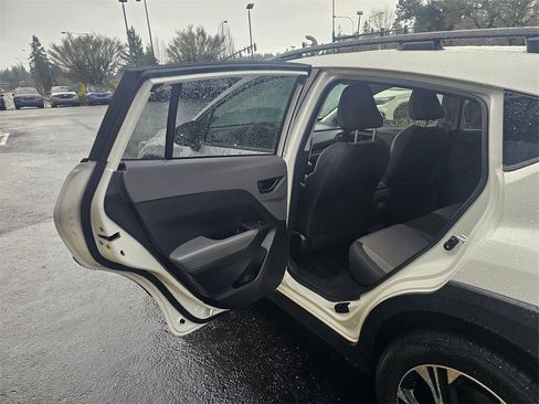 Used 2024 Subaru Crosstrek 2.0i Premium image 16