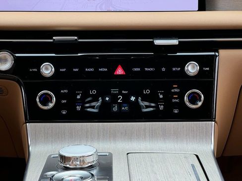 Certified 2025 Genesis G80 2.5T Advanced image 11