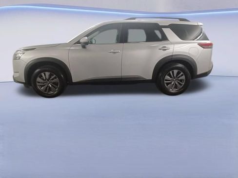 Used 2024 Nissan Pathfinder SV FWD image 4