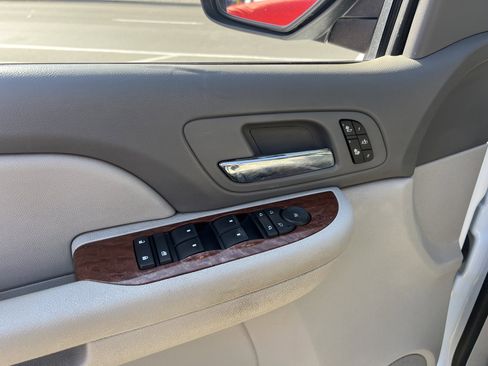 Used 2007 GMC Sierra 1500 SLT w/ Z71 Off-Road Package image 16