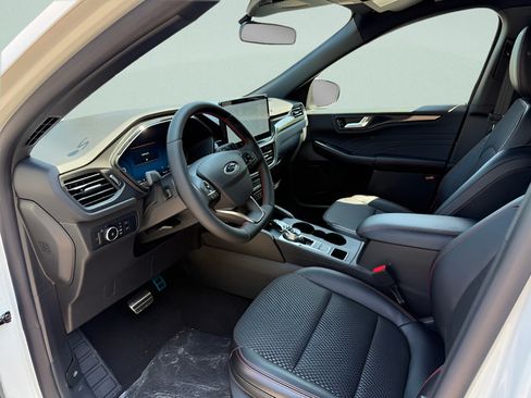 New 2024 Ford Escape ST-Line Select w/ Tech Pack #2 AWD/4WD image 4