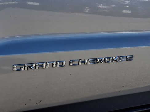 Used 2014 Jeep Grand Cherokee Limited image 33