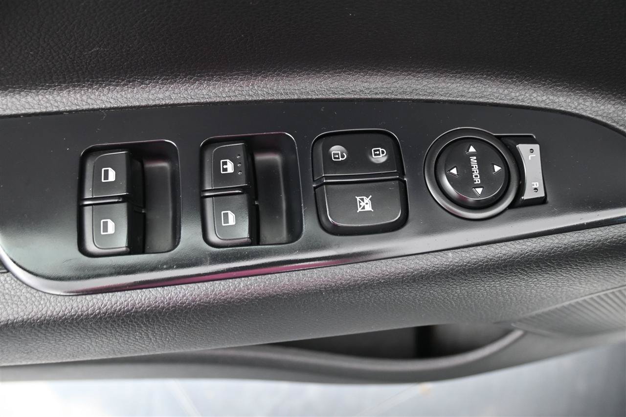 Used 2018 Kia Rio S FWD image 12