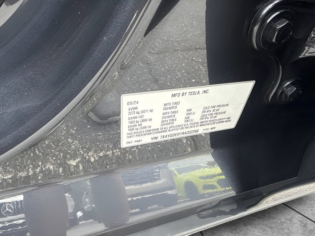 Used 2024 Tesla Model Y Long Range RWD image 30