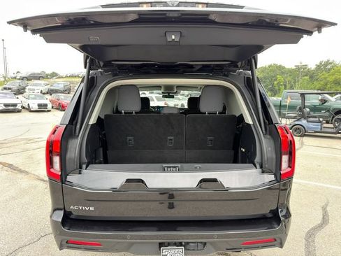 Used 2025 Ford Expedition Active AWD/4WD image 12