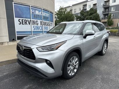 Used 2022 Toyota Highlander Limited