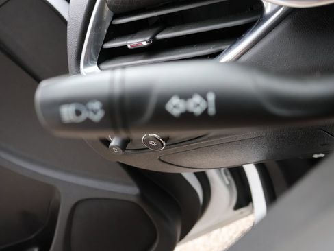 Used 2020 Chevrolet Malibu LT FWD image 39