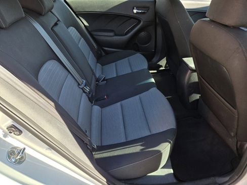 Used 2016 Kia Forte LX image 11