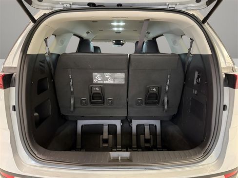 Used 2022 Kia Carnival SX image 29