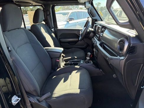 Used 2019 Jeep Wrangler Unlimited Sport S AWD/4WD image 22