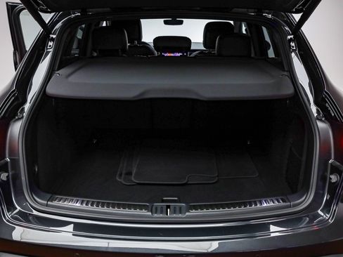 Used 2025 Porsche Macan image 30