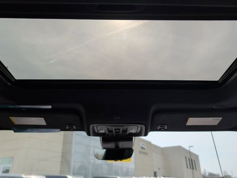 Used 2024 GMC Sierra 3500 Denali Ultimate image 16