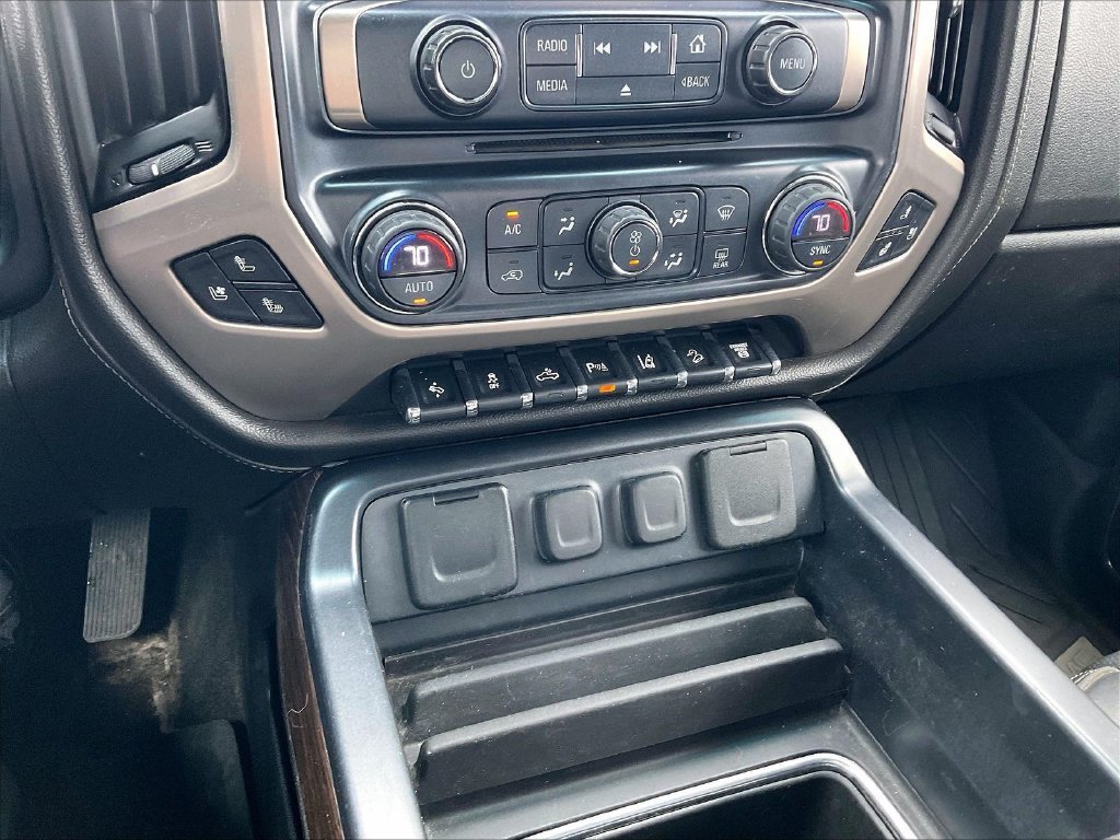 Used 2018 GMC Sierra 2500 Denali w/ Duramax Plus Package AWD/4WD image 25