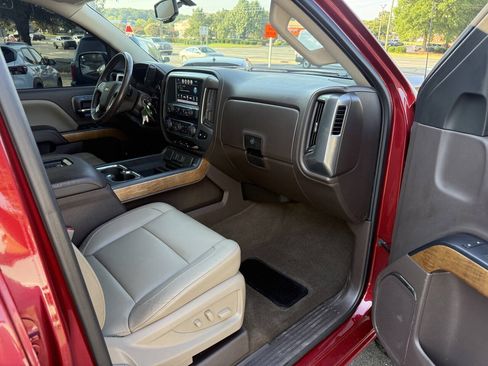 Used 2018 Chevrolet Silverado 1500 LTZ AWD/4WD image 13