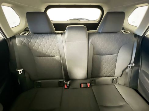 Used 2022 Toyota Corolla Cross LE image 32