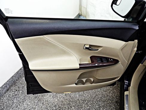 Used 2014 Toyota Venza LE image 7