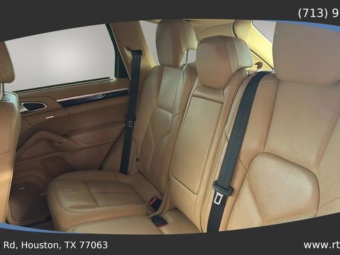Used 2014 Porsche Cayenne AWD/4WD image 25