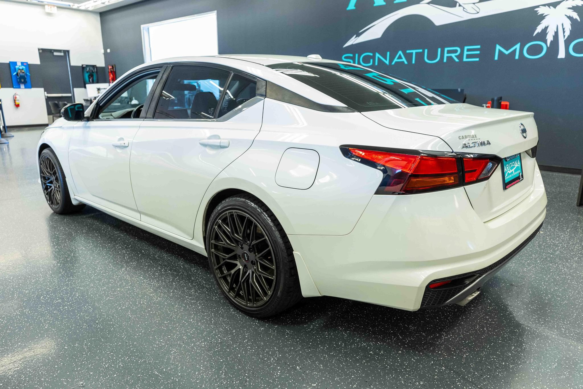 Used 2019 Nissan Altima 2.5 SR w/ SR Premium Package FWD image 9