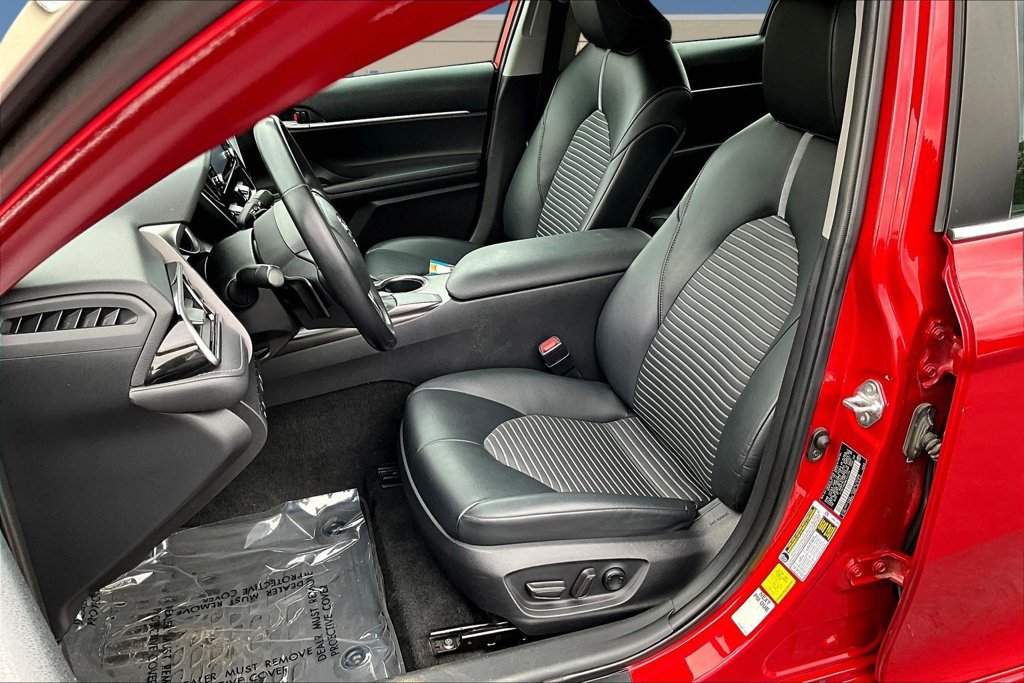 Used 2021 Toyota Camry SE FWD image 23