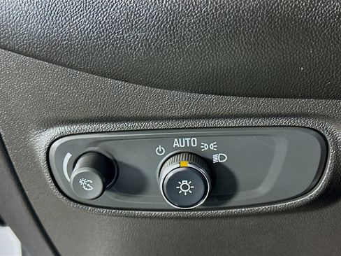 Used 2022 Chevrolet Equinox LS w/ LS Convenience Package image 15