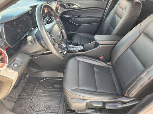 Used 2024 Chevrolet Trax RS w/ Sunroof Package FWD image 13