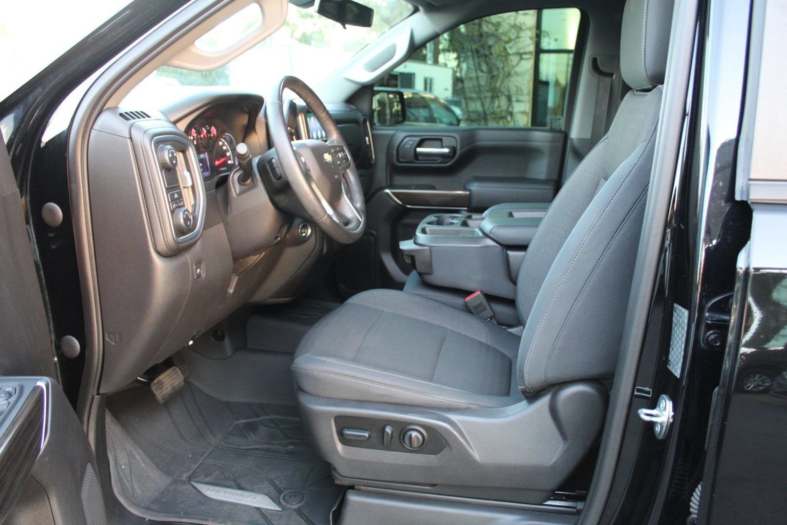 Used 2019 Chevrolet Silverado 1500 LT w/ All-Star Edition RWD image 9