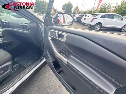 Used 2023 Ford Explorer XLT AWD/4WD image 42