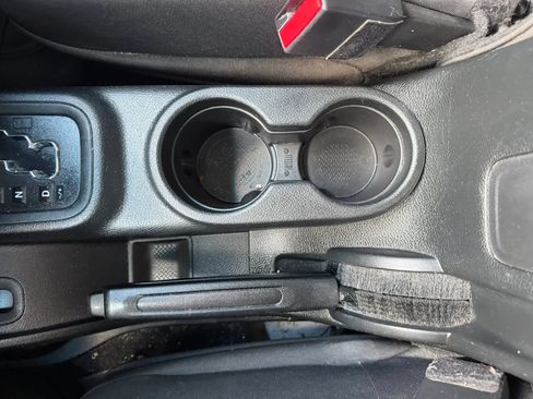 Used 2018 Jeep Wrangler Unlimited Sport S AWD/4WD image 23