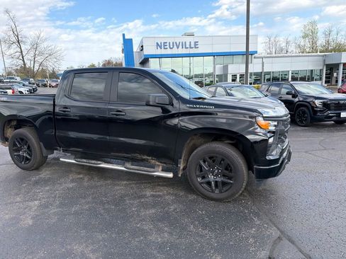 Used 2022 Chevrolet Silverado 1500 Custom AWD/4WD image 1