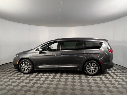Used 2022 Chrysler Pacifica Pinnacle image 9