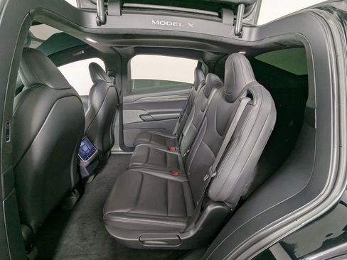 Used 2024 Tesla Model X image 11