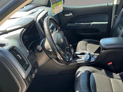 Used 2022 Chevrolet Colorado Z71 AWD/4WD image 17