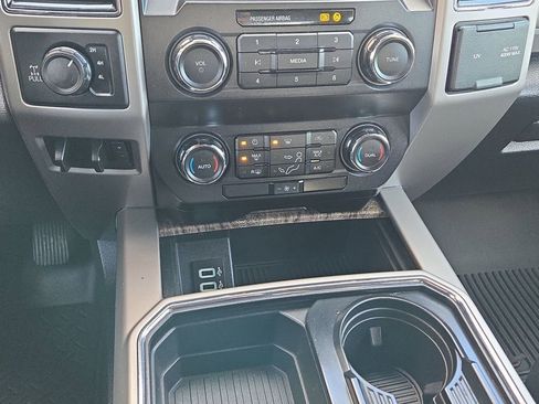 Used 2019 Ford F250 Lariat w/ Chrome Package image 30