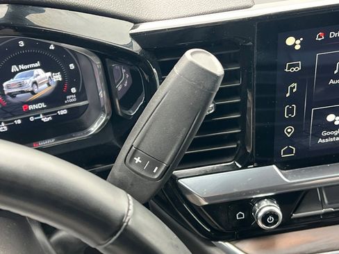 Used 2024 GMC Sierra 1500 SLT image 32