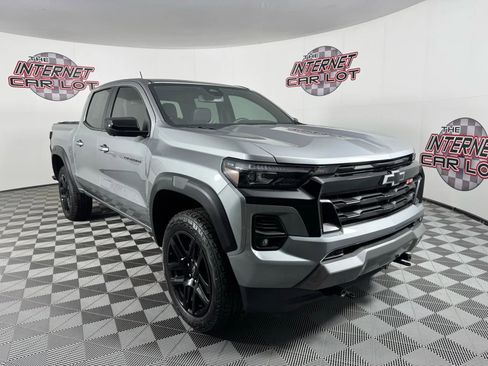 Used 2024 Chevrolet Colorado Z71 w/ Z71 Convenience Package 2 image 9