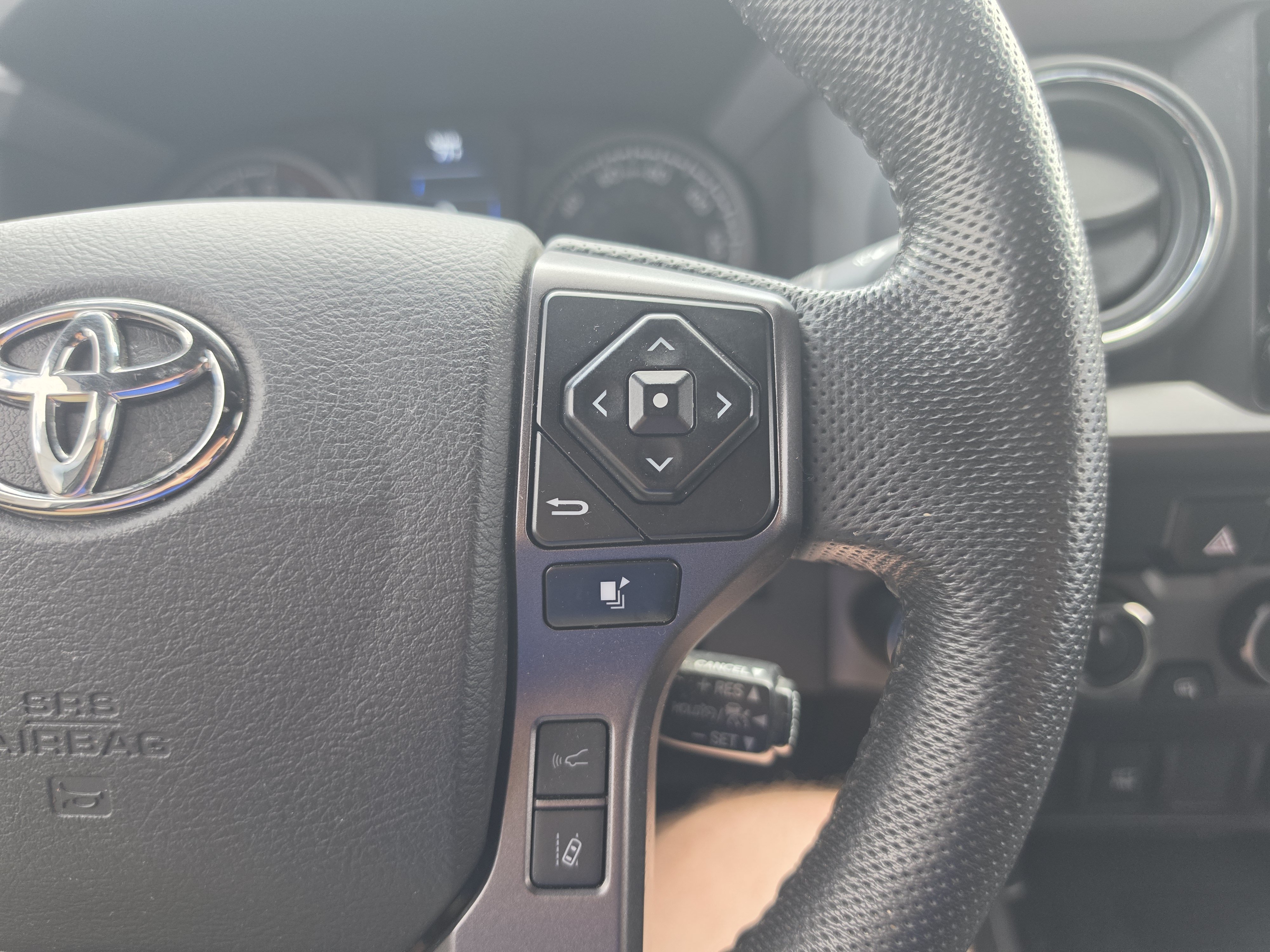 Used 2023 Toyota Tacoma TRD Off-Road AWD/4WD image 19