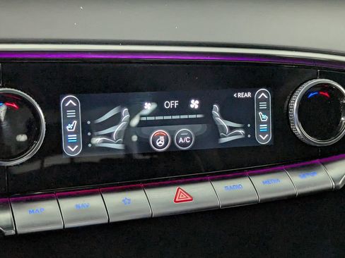 Used 2023 Genesis GV70 2.5T w/ Sport Prestige Package image 23