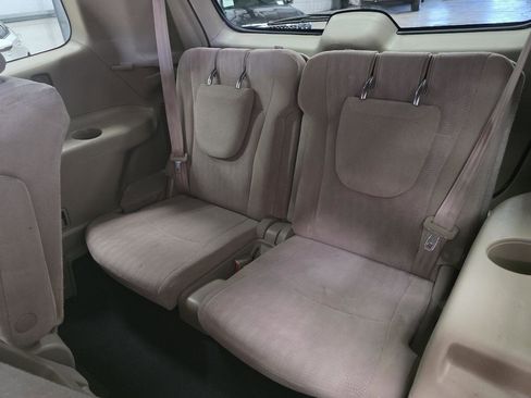 Used 2011 Toyota Highlander 2WD w/ Tow Pkg image 17