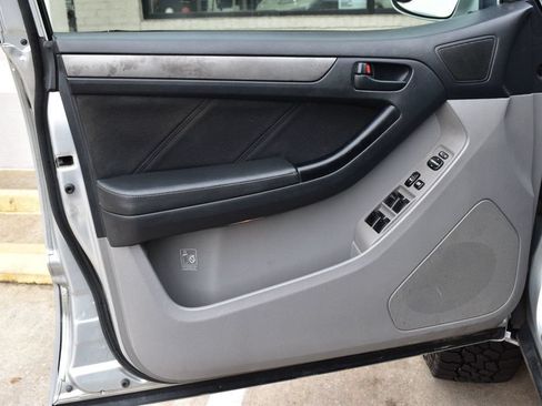 Used 2006 Toyota 4Runner SR5 RWD image 40