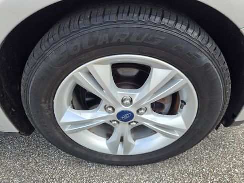 Used 2014 Ford Focus SE FWD image 39