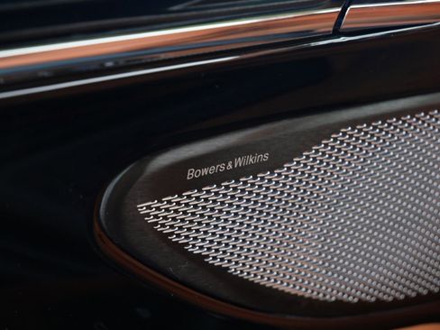 Used 2025 Aston Martin DB12 Coupe RWD image 20