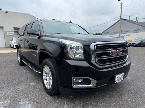 Used 2018 GMC Yukon XL SLT w/ Open Road Package AWD/4WD image 3