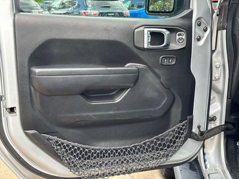 Used 2023 Jeep Wrangler Unlimited Sport AWD/4WD image 16