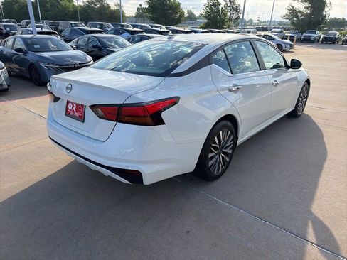 Used 2025 Nissan Altima 2.5 SV image 5